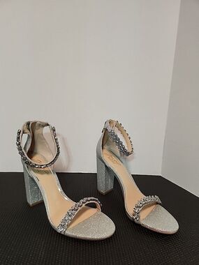 Jewel Badgley Mischka Bronwen Embellished Evening Shoe Sz9 Sparkles